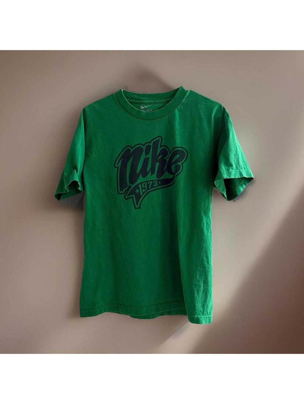 Nike 1972 Graphic T Shirt Green Medium Athletic Casual Logo Tee Mens
